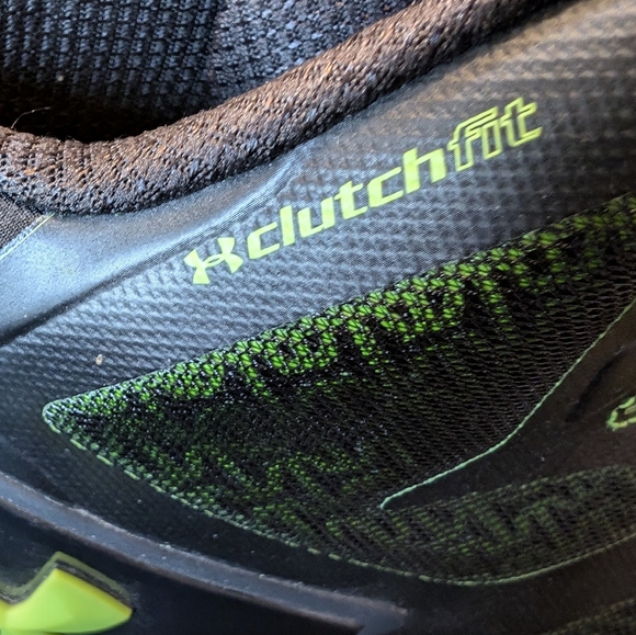 Runners.Men's size 11 ...lime green and black Under Armour - Picture 12 of 15